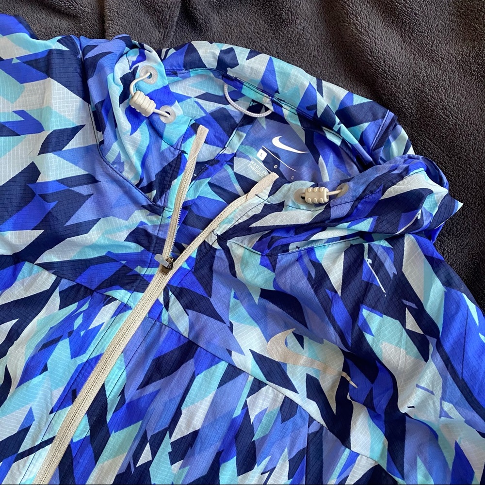 Lightweight Rain Jacket - image 2